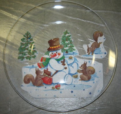 Декупаж стеклянной (пластиковой) тарелки на Новый год или просто новогодний декупаж