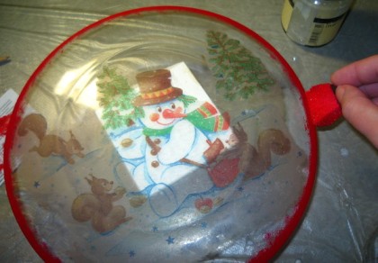 Декупаж стеклянной (пластиковой) тарелки на Новый год или просто новогодний декупаж